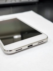 DEFECTIVE – Google Pixel XL – White – Unknown – 12457