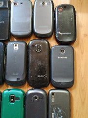 Lot of 20 Hybrid model Samsung for parts