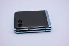 Motorola Razr+ Plus 2023 256GB Unlocked Foldable Smartphone Blue Screen Broken