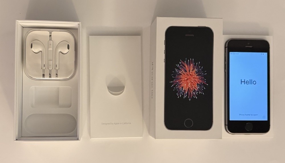 Apple iPhone SE 1st Gen A1662 64GB Space Grey Reset To Factory with Box