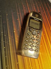 ✨ Nokia 6110 Gold Edition – RGB Glow-up 📸 Vintage Luxury Bling! 🌈