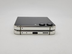 Samsung Galaxy Z Flip5 F731U1 512GB Poor Condition | Cream | UNLOCKED – US