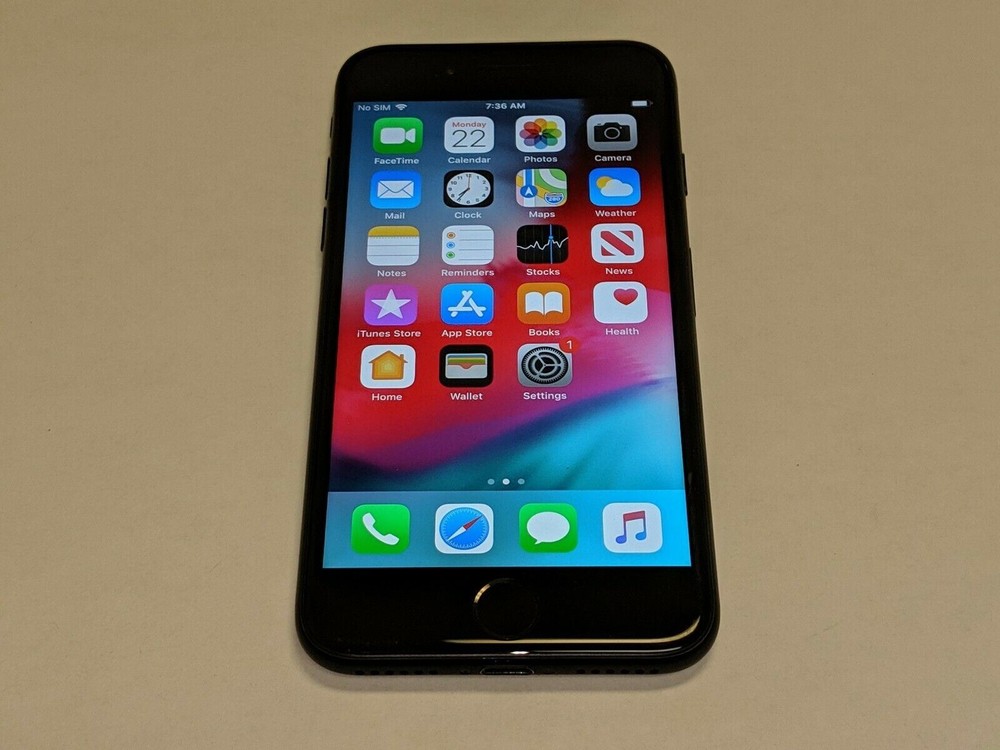 Apple iPhone 7 A1660 32GB Black Touchscreen Smartphone/Cell Phone *Tested*
