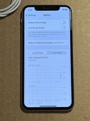 Apple iPhone XS – 64GB – Silver (Unlocked) A1920 (CDMA + GSM) READ