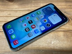 Apple iPhone 11 – 64GB – White (Unlocked) A2111 (CDMA + GSM) C Grade – 76% Bat