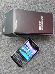 BlackBerry Classic Q20 16GB GSM (Unlocked) 4G LTE Keyboard Smartphone