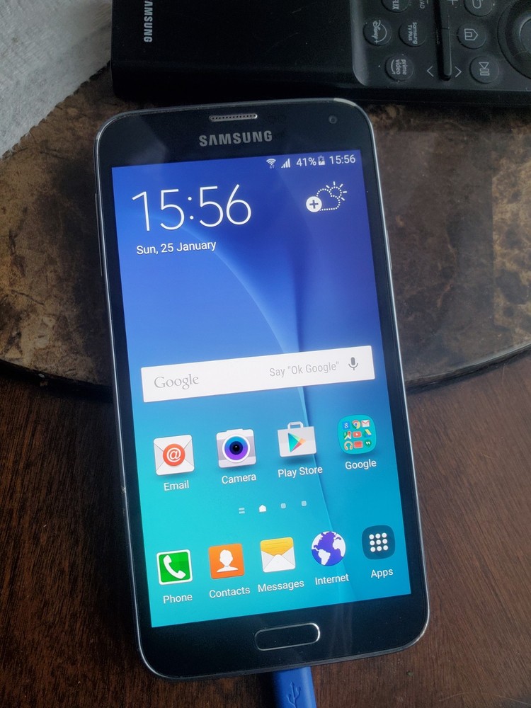 Samsung Galaxy S5 Neo SM-G903F 16GB unlocked Black android Smartphone VERY GOOD