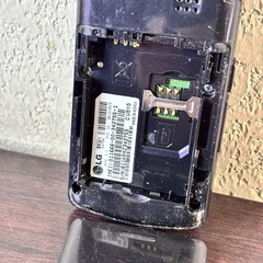 LG CU515 – Metallic Purple ( AT&T ) Cellular Flip Phone – UNTESTED SOLD AS IS