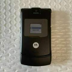 Motorola RAZR V3 GSM 850 /900 /1800 /1900 Unlocked Flip Bluetooth video Phone