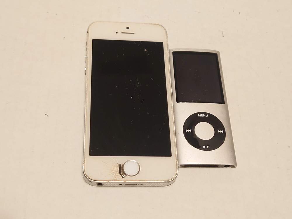 Apple iPhone 5s Silver A1453 & Ipod Nano 4th Gen for Parts-No Charge
