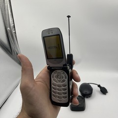 Motorola i930 – Silver and Black Flip Phone (nextel)