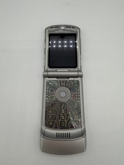 Motorola RAZR V3 Silver Flip Cell Phone Turns On When Plugged In. Read Desc. O