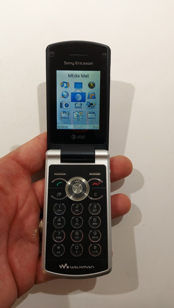 1018.Sony Ericsson W518a Black Very Rare – For Collectors – Unlocked- Like N E W