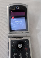 Motorola RAZR VE20 Flip Cellular Phone Black Silver 2.0 MP 2.2″ TFT Color Screen
