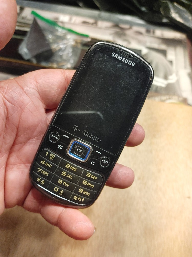 COLLECTOR Samsung Gravity 3 SGH-T479 Cell Phone BLACK T-Mobile Pre-Owned