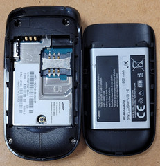 Samsung SGH-A107 – Silver and Black ( AT&T ) Cellular Flip Phone – Great Shape