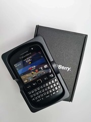 BlackBerry 9720 Unlocked Cellphone 3G WIFI 5MP Camera FM Radio Black & Pink SALE
