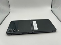 Samsung Galaxy Z Flip4 128GB Graphite – Unlocked