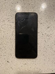 Apple iPhone XS – 64GB – Gold (AT&T) A1920 (CDMA + GSM)