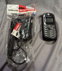 Motorola C139 Cell Phone w/ Two Chargers for Parts/Repair NOT WORKING AS-IS ONLY