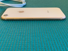 Apple iPhone 8 – 64GB – Gold unlocked A1863 (CDMA + GSM)