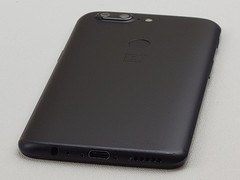 OnePlus 5T (A5010) 128GB – Black (GSM Unlocked) Dual SIM – SMALL ISSUE – H7956