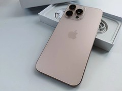 Apple iPhone 16 Pro Max – 256 GB – Desert Titanium (Unlocked)