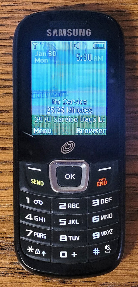 Samsung SGH-S150G – Black and Gray ( TracFone ) Rare Cellular Phone