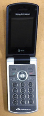 Sony Ericsson Walkman W518a – Gray and Silver ( AT&T ) Rare MP3 Flip Phone