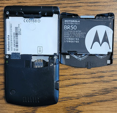 Motorola RAZR / Razor V3 – Black ( Unlocked ) Rare International GSM Flip Phone