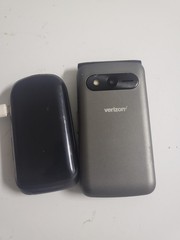 (Bundle) Kazuna eTalk F119 Verizon 4G LTE & Verizon LG Flip Phones (Read)