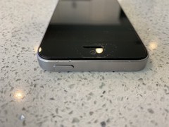 Apple iPhone SE – 16GB – Silver (T-Mobile) A1662 (CDMA + GSM)