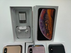 Apple iPhone XS 64/256GB Unlocked Resealed With Accessories Random Color