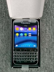 BlackBerry Classic Q20 16GB GSM (Unlocked) 4G LTE Keyboard Smartphone