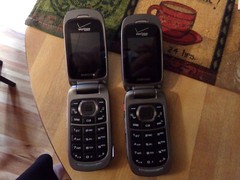 2 Samsung Convoy 2 256MB – black/gray (Verizon) Cellular Phones