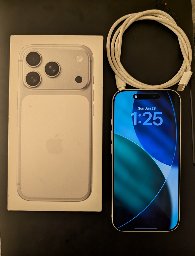 Apple iPhone 17 Pro 256GB Verizon Silver 100% Battery – Excellent Condition