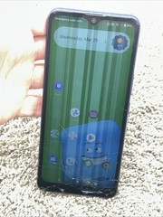 Cricket Dream 5G 64GB Electric Blue EC211001 Cracked 5200