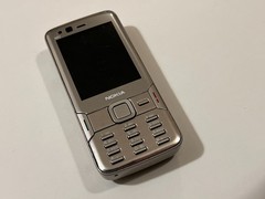 Nokia N82 – Beige / Gold – Unlocked – GSM mobile phone read please