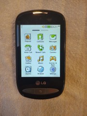 LG 800G – Black (TracFone) Cellular Phone – charges and runs