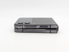Samsung Galaxy Z Flip4 F721U 128GB Fair Condition | Black | UNLOCKED