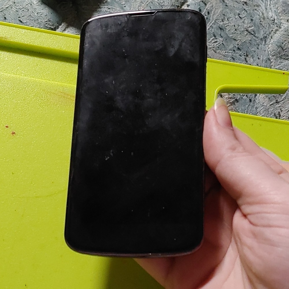 BROKEN LG Nexus 4 E960 Smartphone