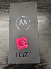 Motorola Razr 5g 2024, 8 GB RAM / 256 GB Storage T-Mobile model XT2453-3