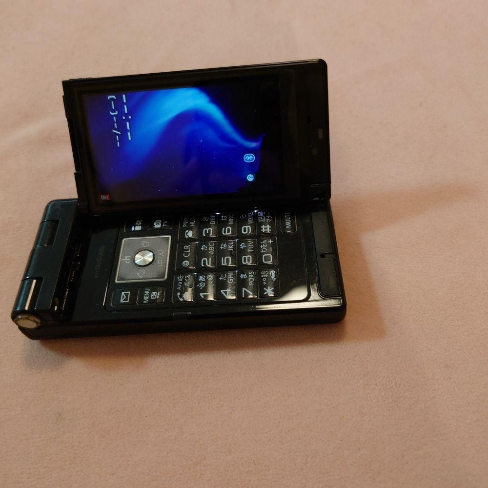 docomo P905i Black FOMA Japanese Flip Phone Keitai Cell phone From Japan