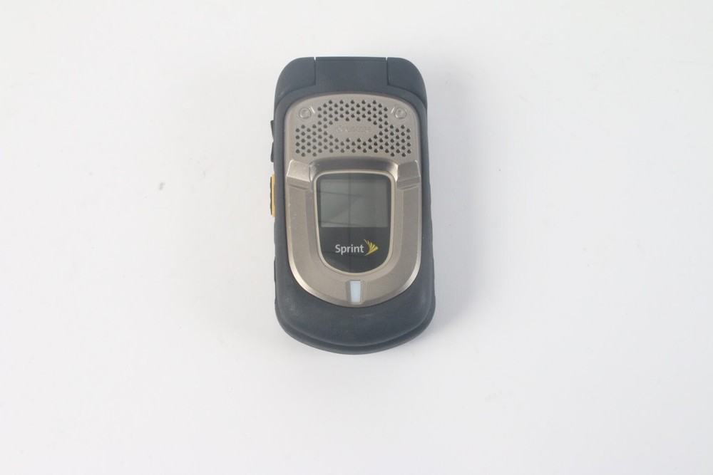 Sprint DuraXT E4277 Kyocera Black Flip Cell Phone W/ 2GB Micro SD Card