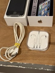 Apple iPhone 4 Black Smartphone Wi-Fi Bluetooth iOS A1332 3.5in PHONE NEVER USED