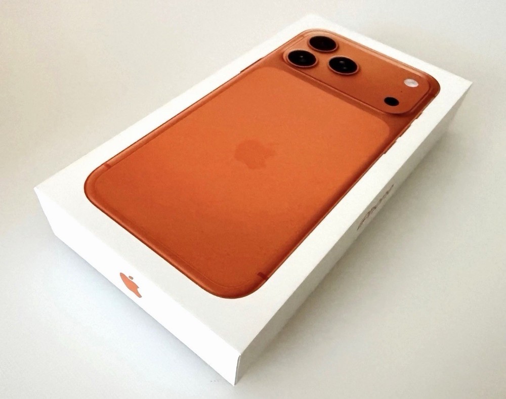 APPLE IPHONE 17 PRO MAX 256GB COSMIC ORANGE (CARRIER UNLOCKED) BRAND NEW SEALED.