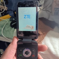 Lot Tracfone Z233VL Black Flip Cell Phone W/ Battery 4GB And Other Accessories