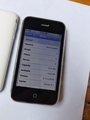 iOS 6 Apple iPhone 3GS – 8G 16G 32GB (Unlocked) A1303 (GSM) 100% Working