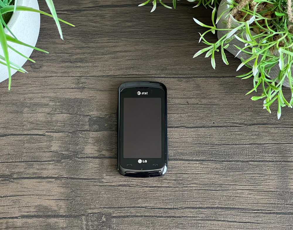 LG GT550 Encore AT&T Go Phone -PREOWNED