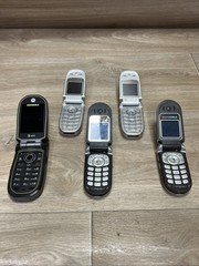 Lot of 15 Motorola Razr Various Cell Phones *Not Tested AS-IS **Models in Descri